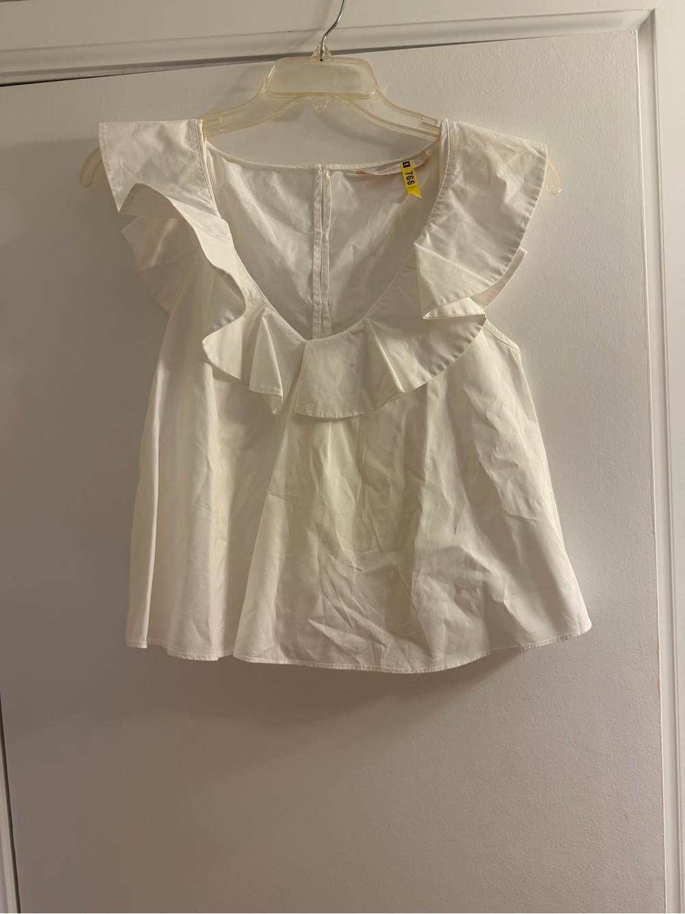 Zara Women's White Ruffle V-Neck Sleeveless Top